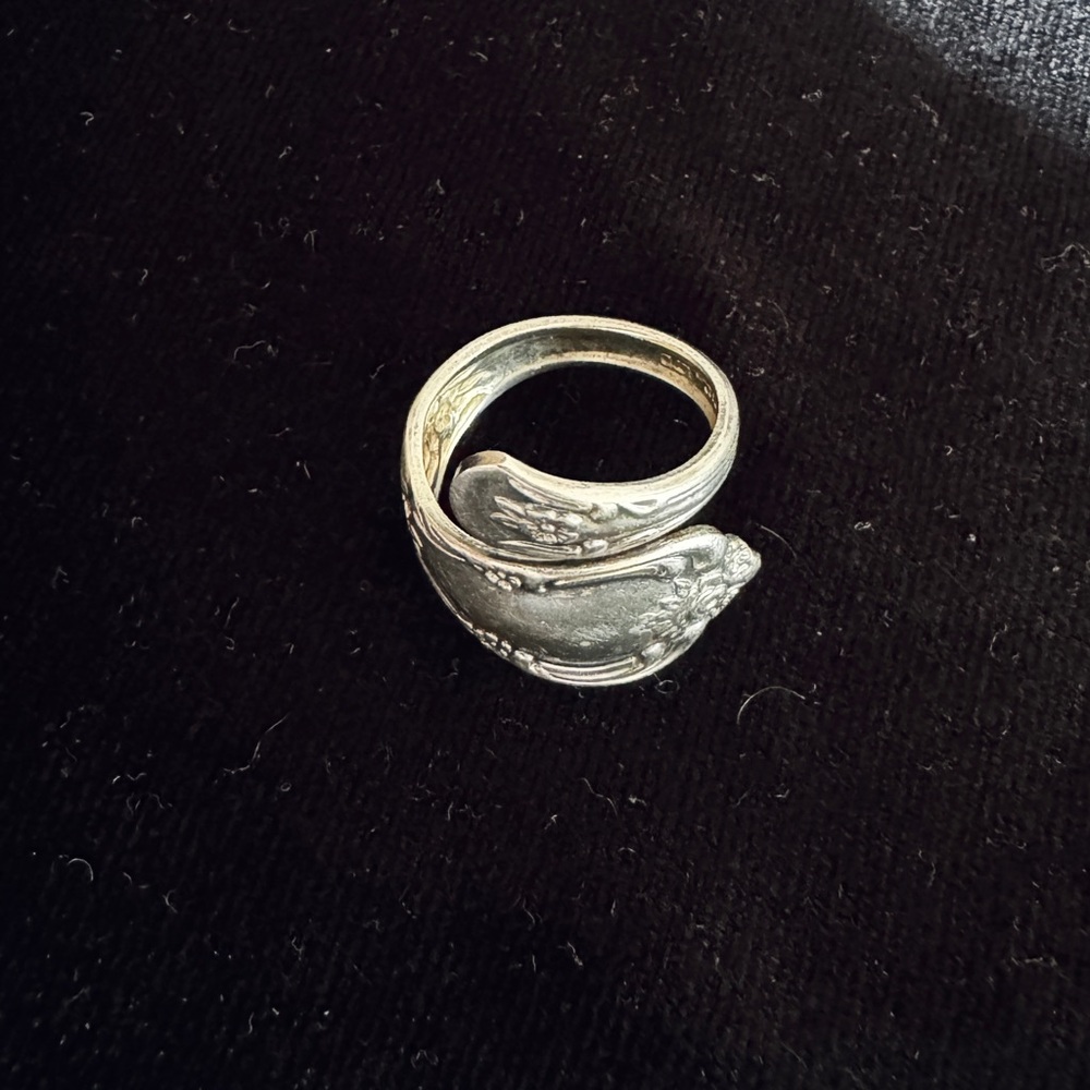 Vintage Silver Spoon Ring Size 7 Adjustable | Floral Wm A Rogers - Picture 6 of 6